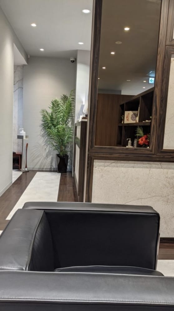 リンクス福岡天神店のロビーの様子　カウンター