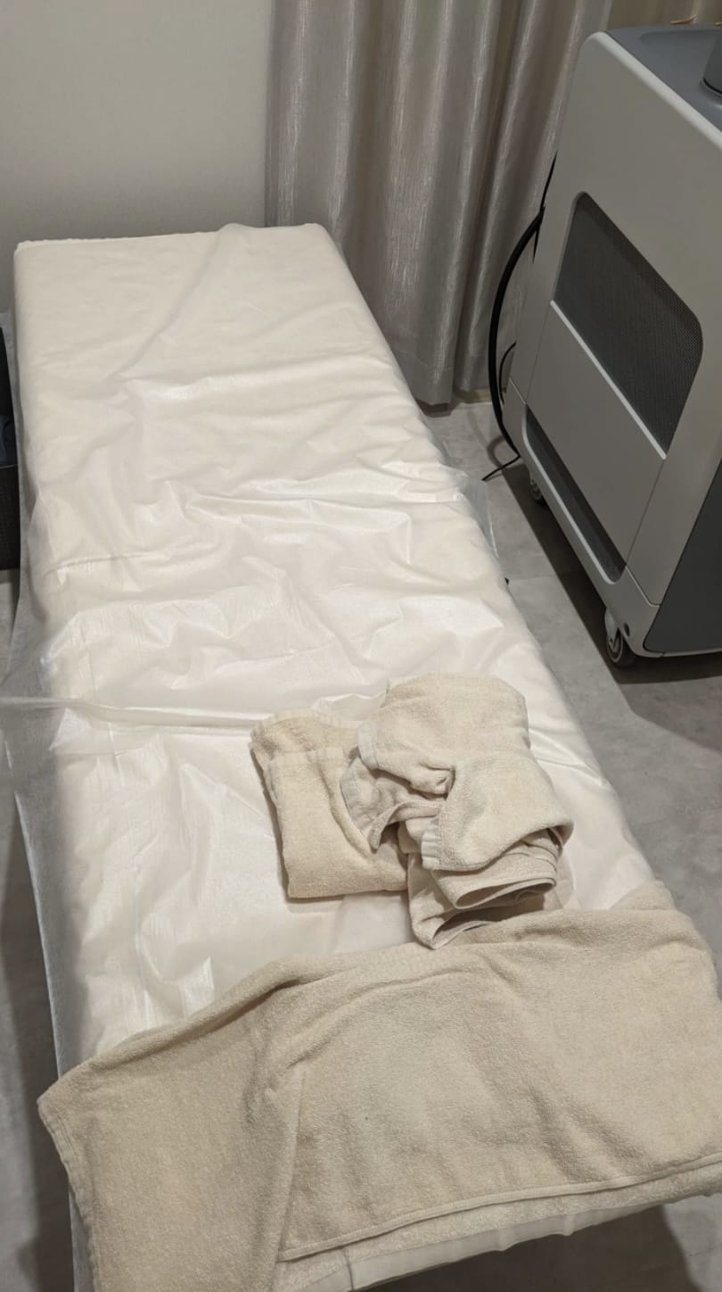 あおばクリニックの施術室ベッドの様子