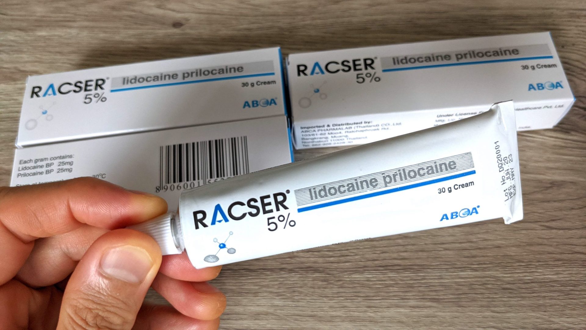 オオサカ堂で買ったラクサールクリーム30gのチューブ写真